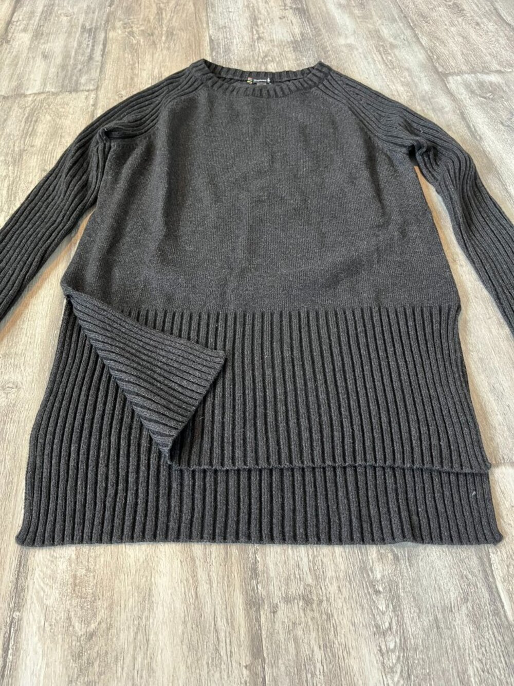 Smartwool W's Ripple Creek Tunic Sweater, Charcoal Heather, Medium